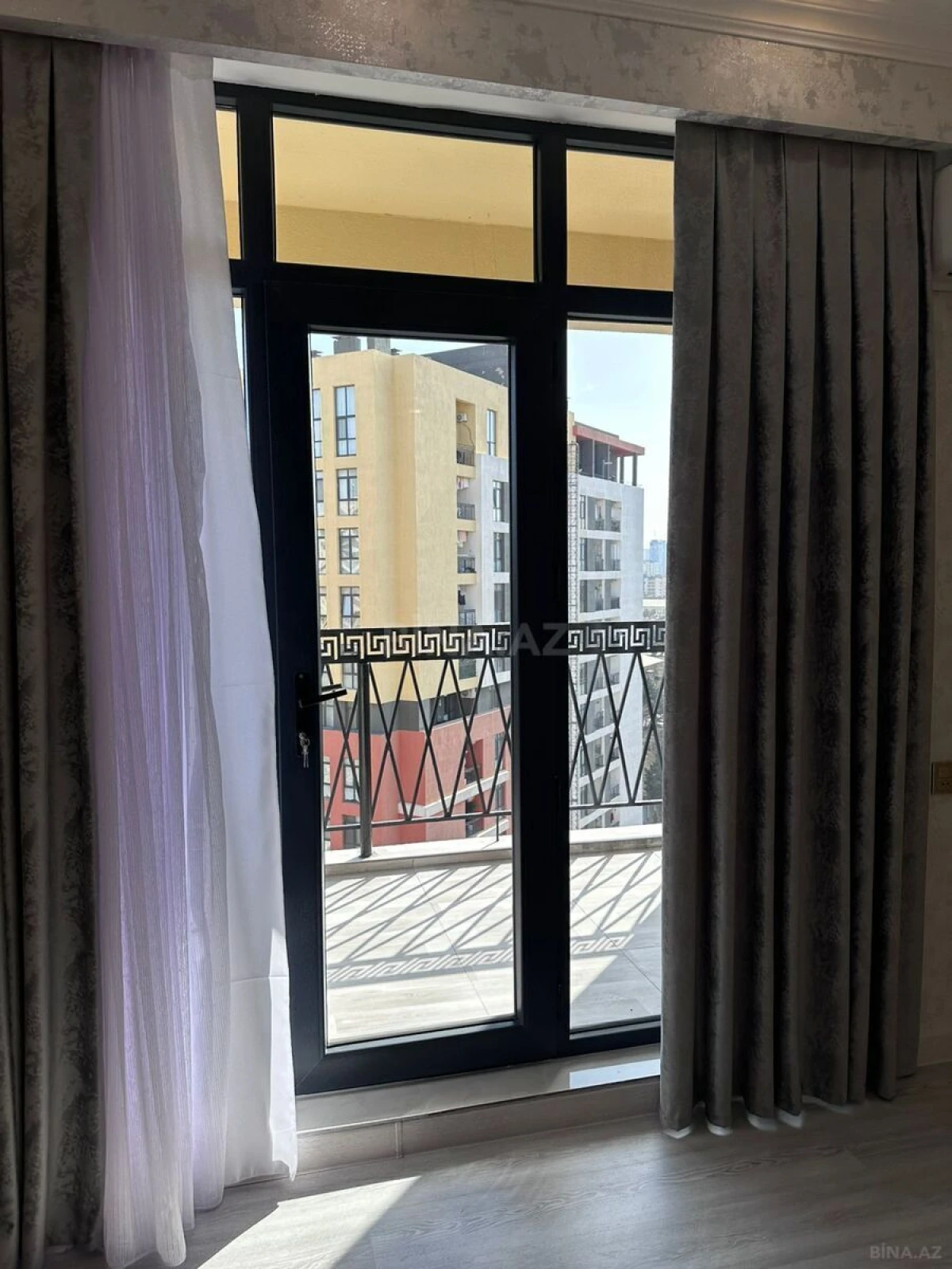 Kirayə verilir 3 otaqlı mənzil 120 m²