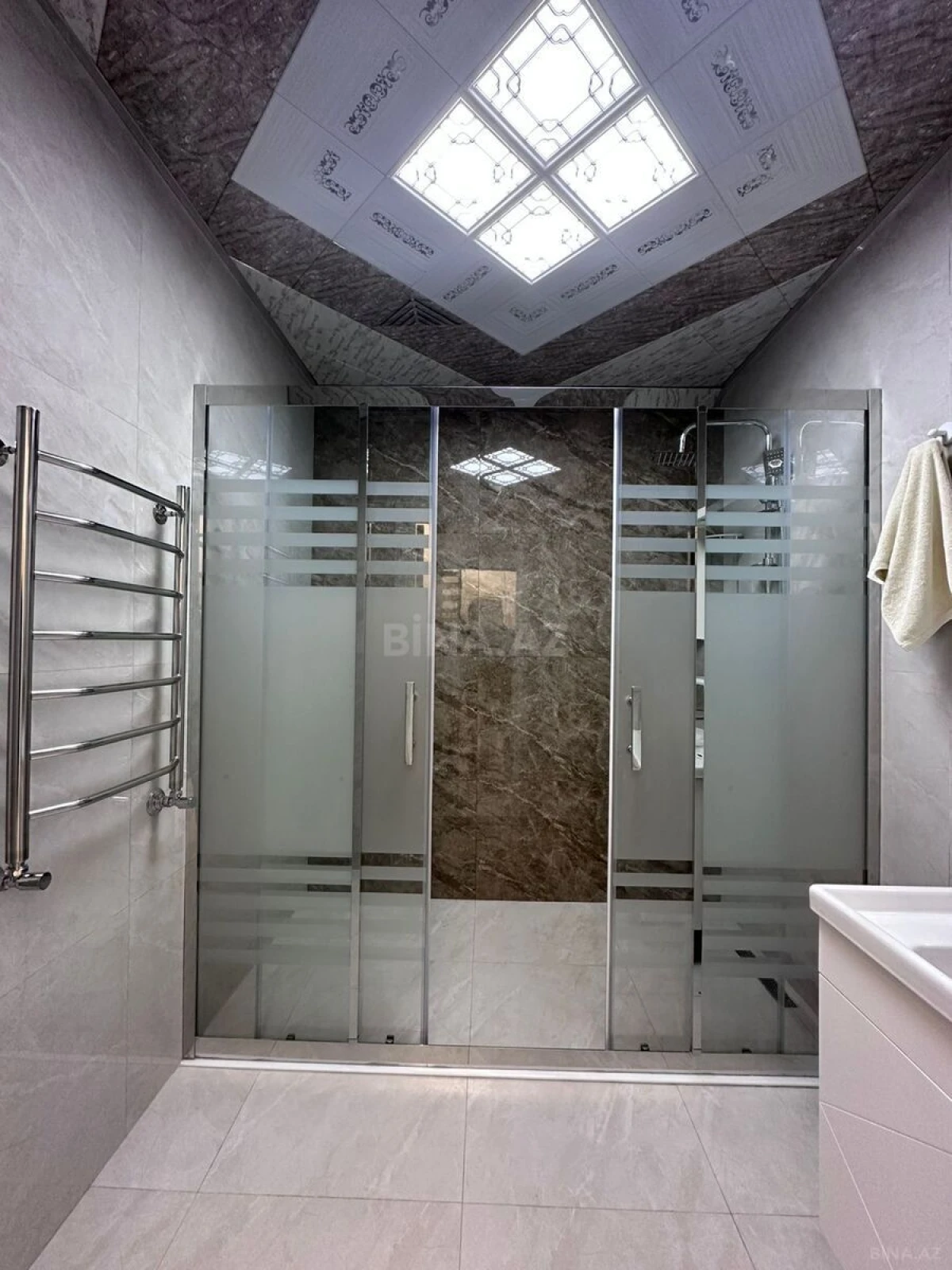 Kirayə verilir 3 otaqlı mənzil 120 m²