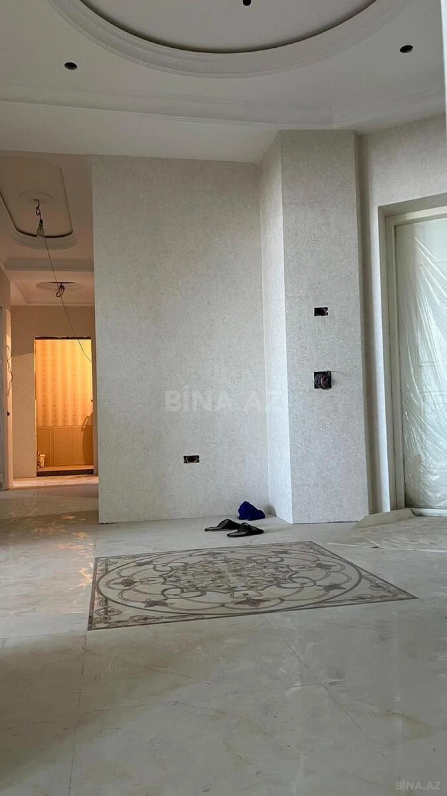 Satılır 3 otaqlı mənzil 155 m²