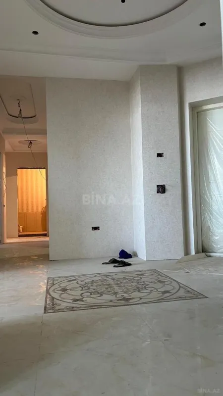 Satılır 3 otaqlı mənzil 155 m²