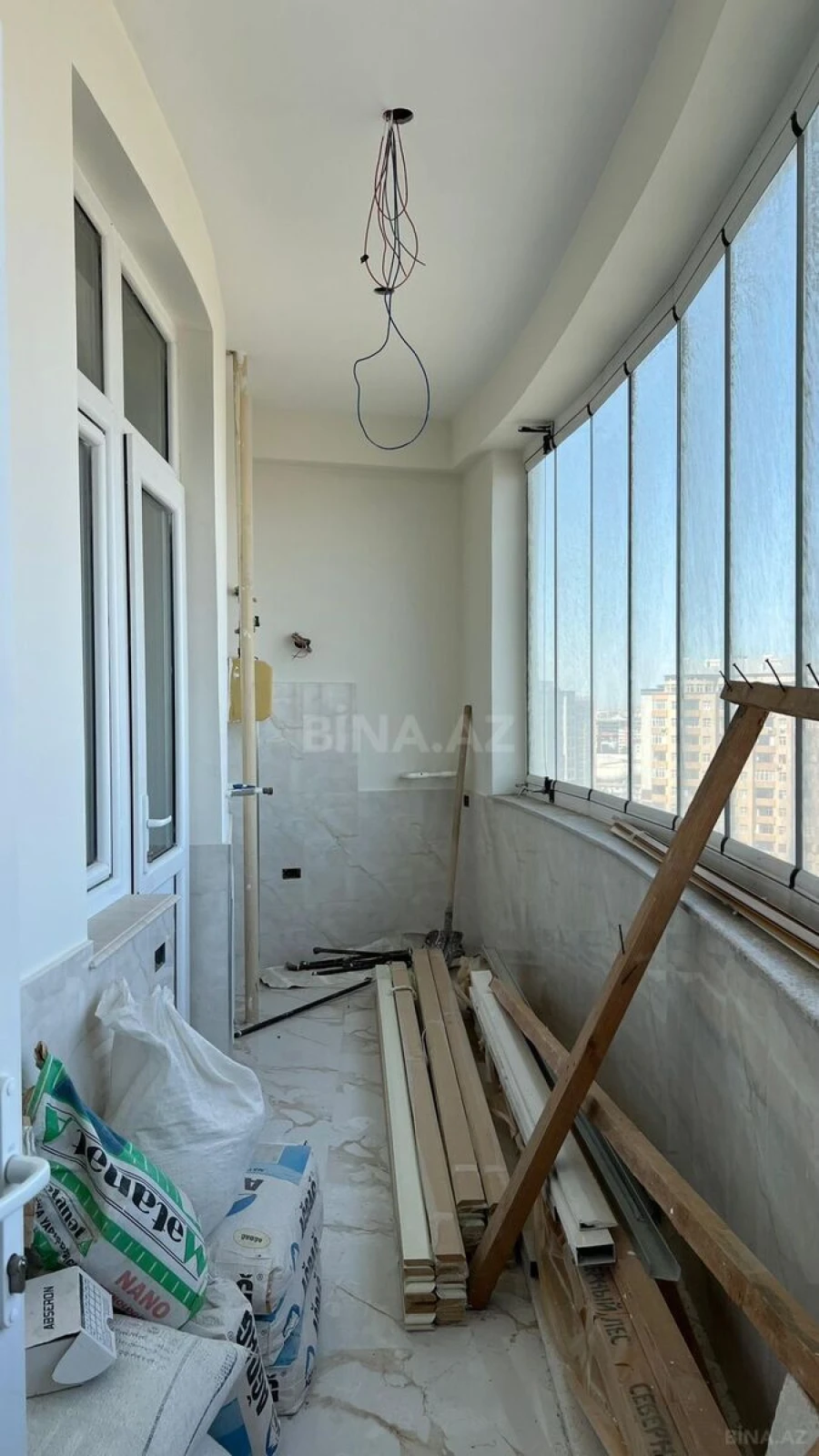 Satılır 3 otaqlı mənzil 155 m²
