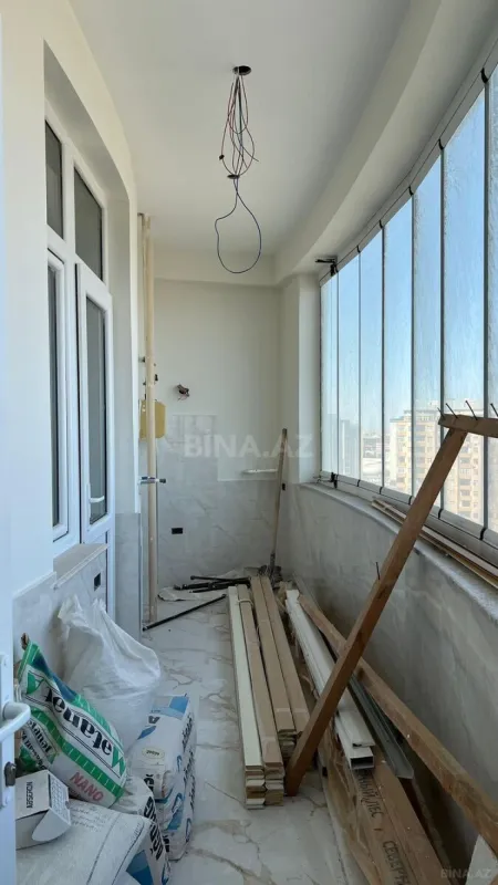 Satılır 3 otaqlı mənzil 155 m²