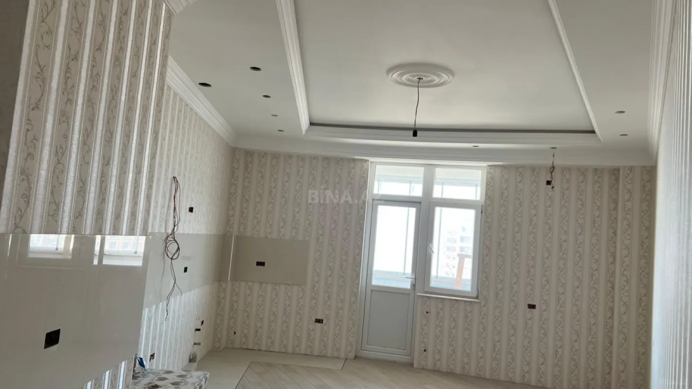 Satılır 3 otaqlı mənzil 155 m²