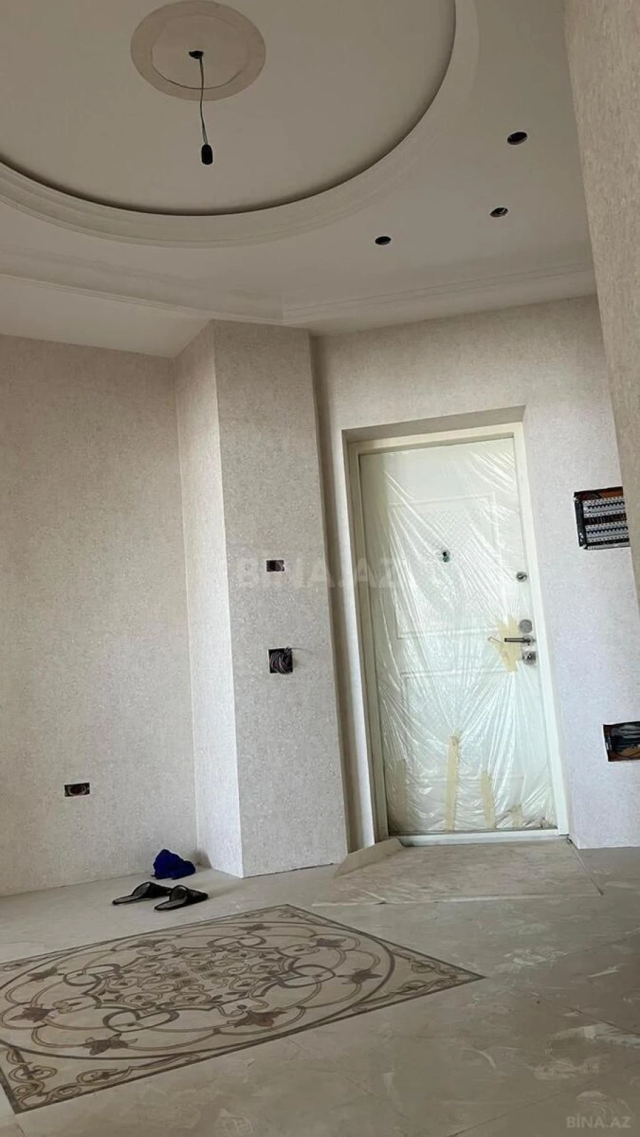 Satılır 3 otaqlı mənzil 155 m²