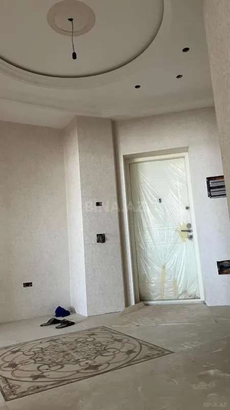 Satılır 3 otaqlı mənzil 155 m²