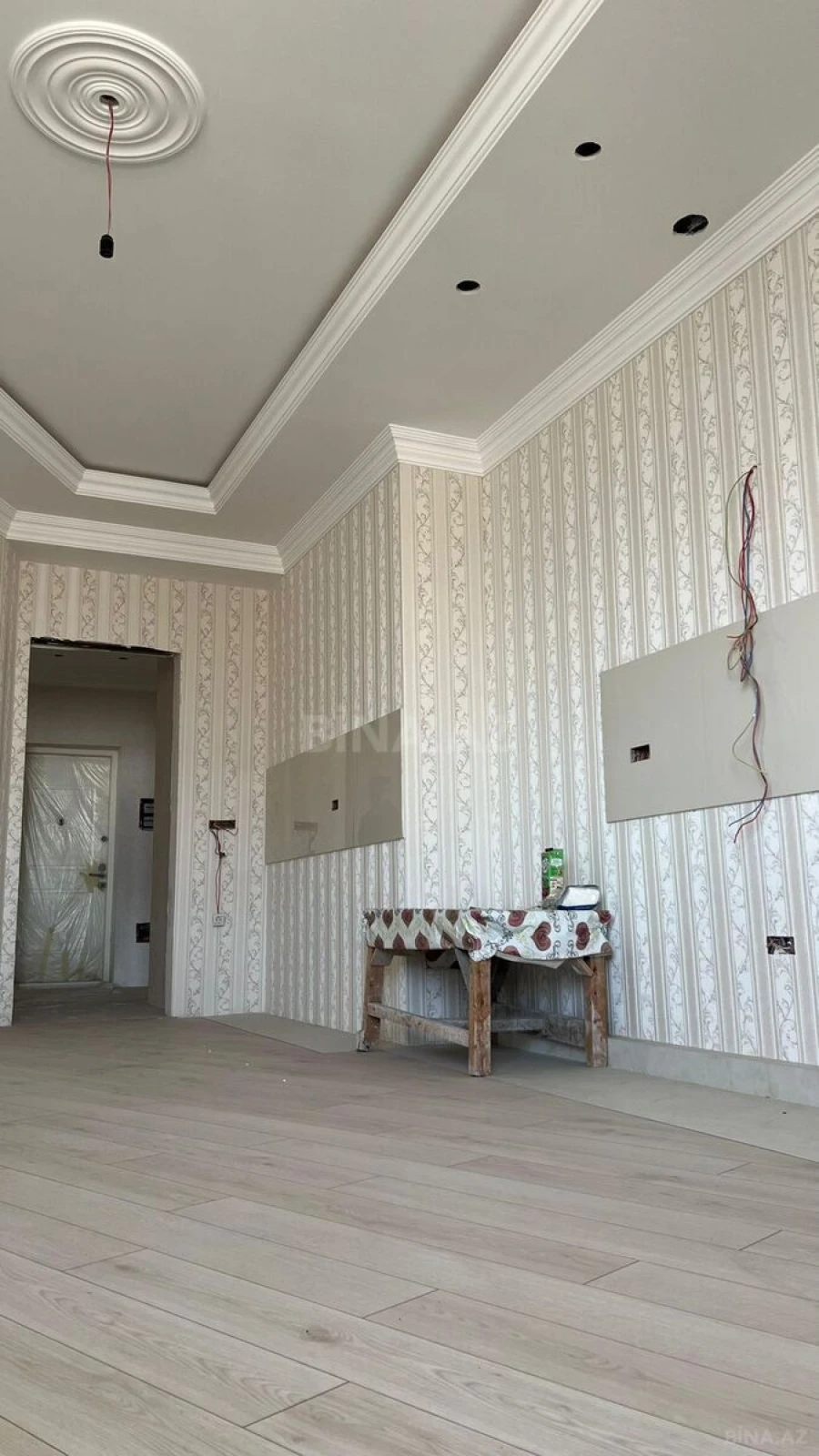 Satılır 3 otaqlı mənzil 155 m²