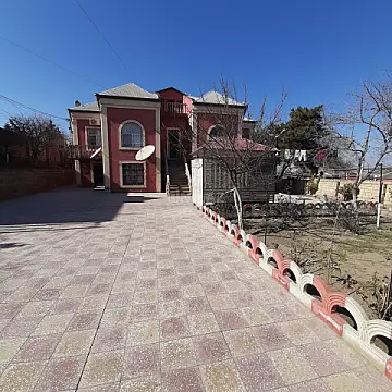 Satılır 9 otaqlı həyət evi 320 m²