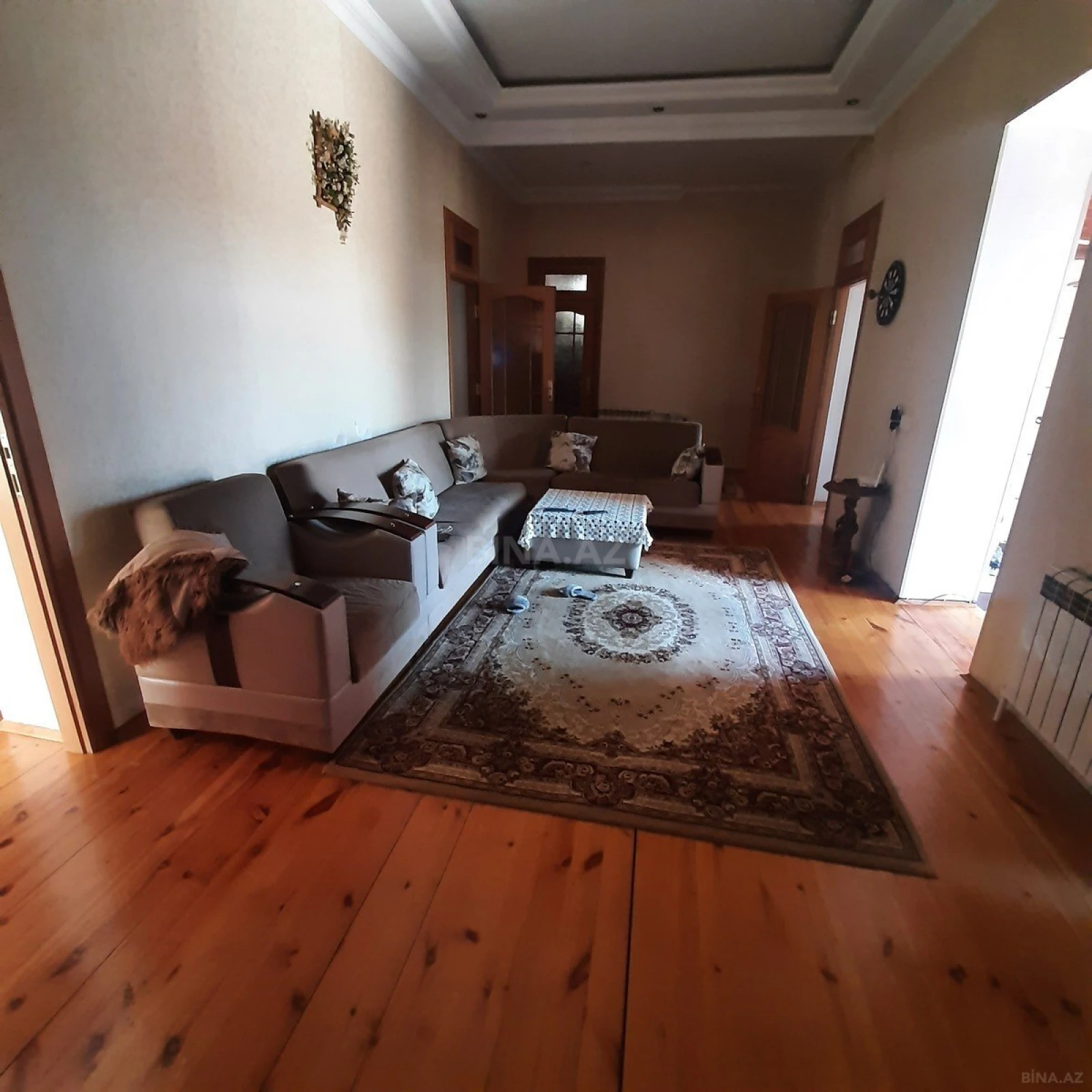 Satılır 9 otaqlı həyət evi 320 m²