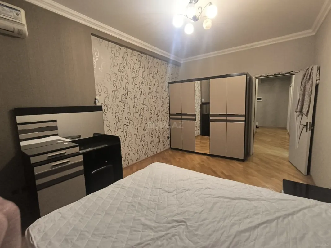 Kirayə verilir 2 otaqlı mənzil 90 m²