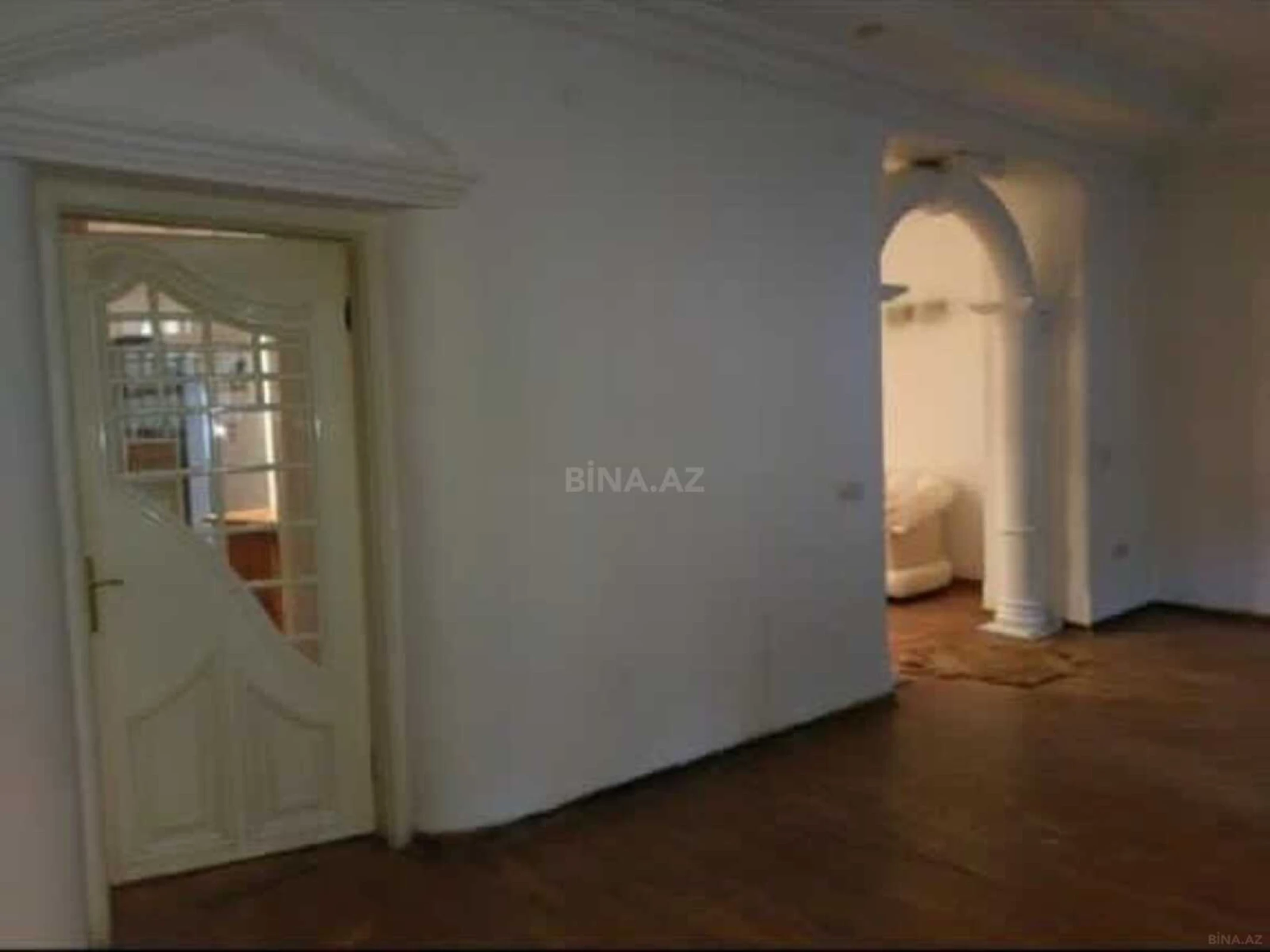 Satılır 4 otaqlı mənzil 130 m²