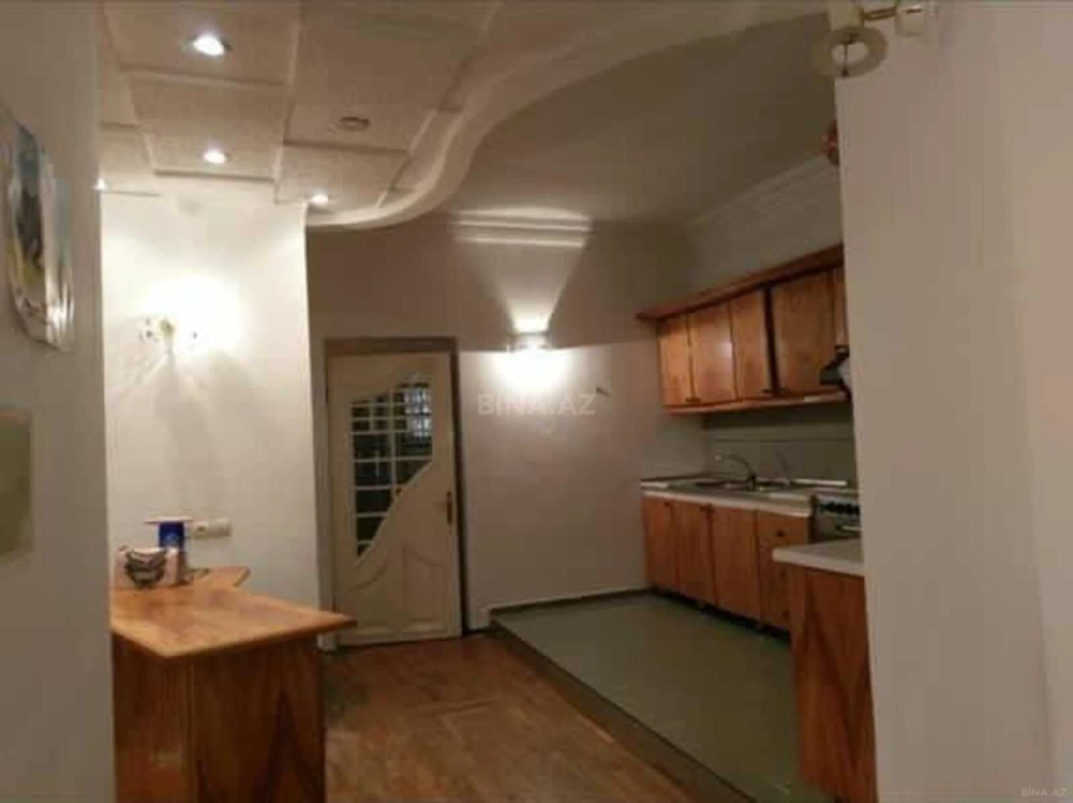 Satılır 4 otaqlı mənzil 130 m²