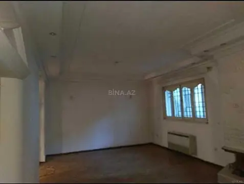 Satılır 4 otaqlı mənzil 130 m²