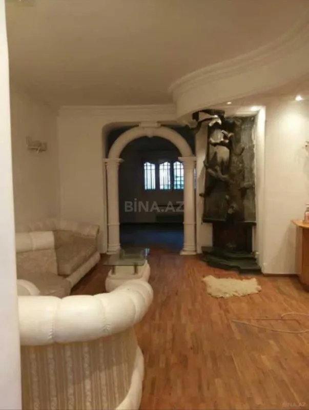 Satılır 4 otaqlı mənzil 130 m²