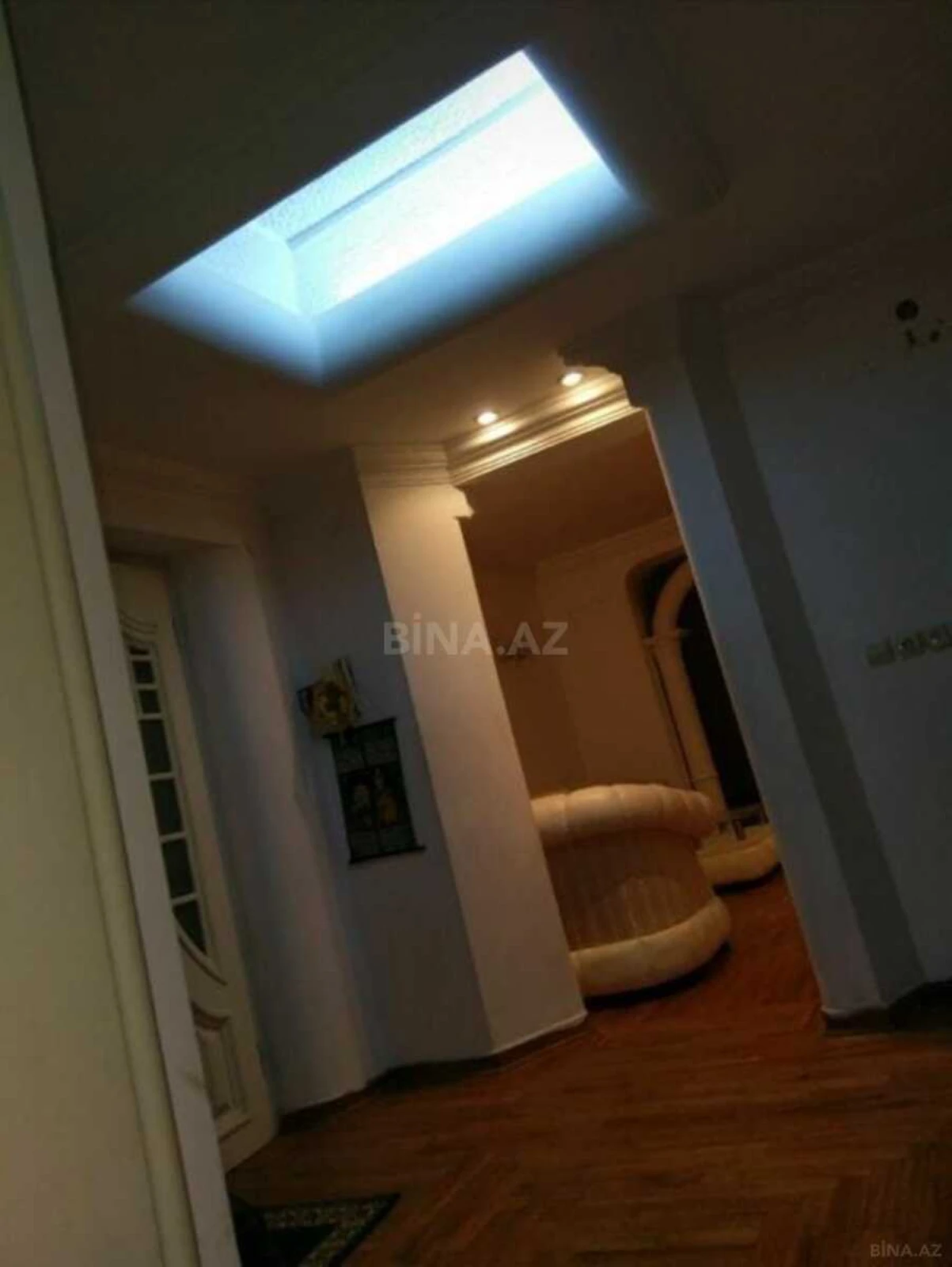 Satılır 4 otaqlı mənzil 130 m²