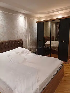 Satılır 4 otaqlı mənzil 134 m²