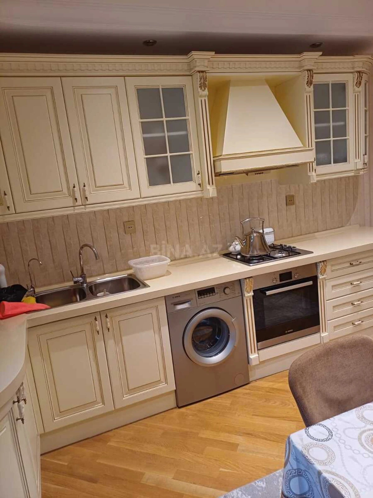 Satılır 4 otaqlı mənzil 134 m²