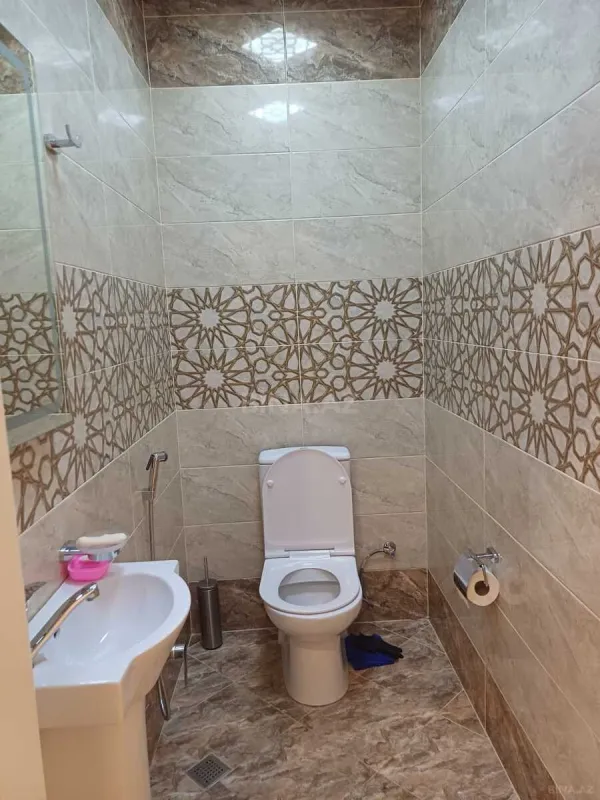 Satılır 4 otaqlı mənzil 134 m²