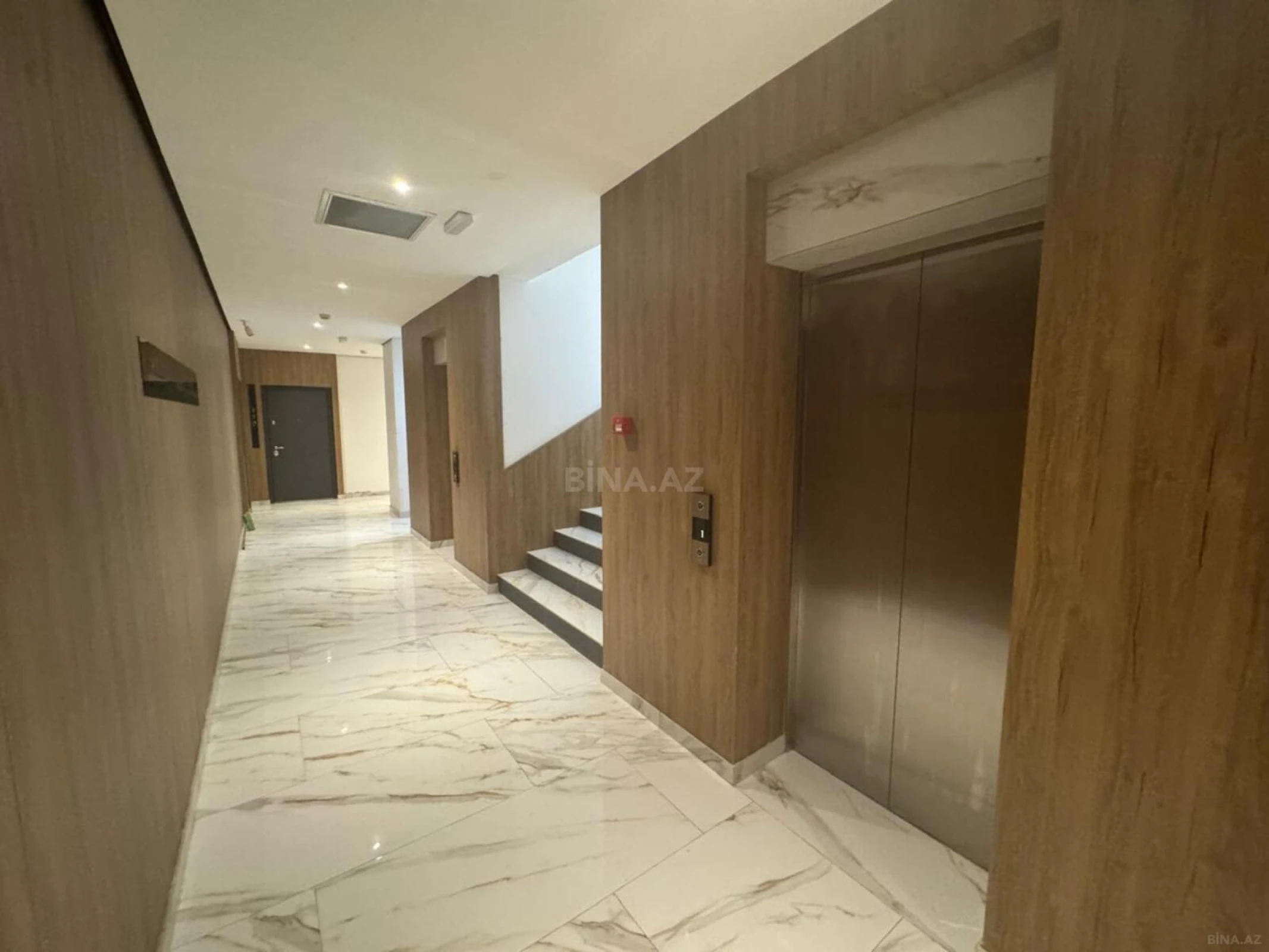Kirayə verilir 2 otaqlı mənzil 71 m²