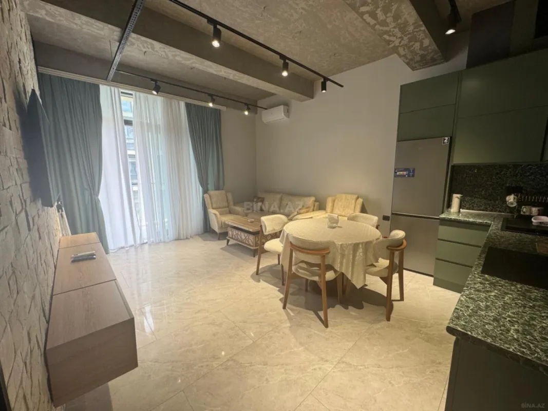 Kirayə verilir 2 otaqlı mənzil 71 m²