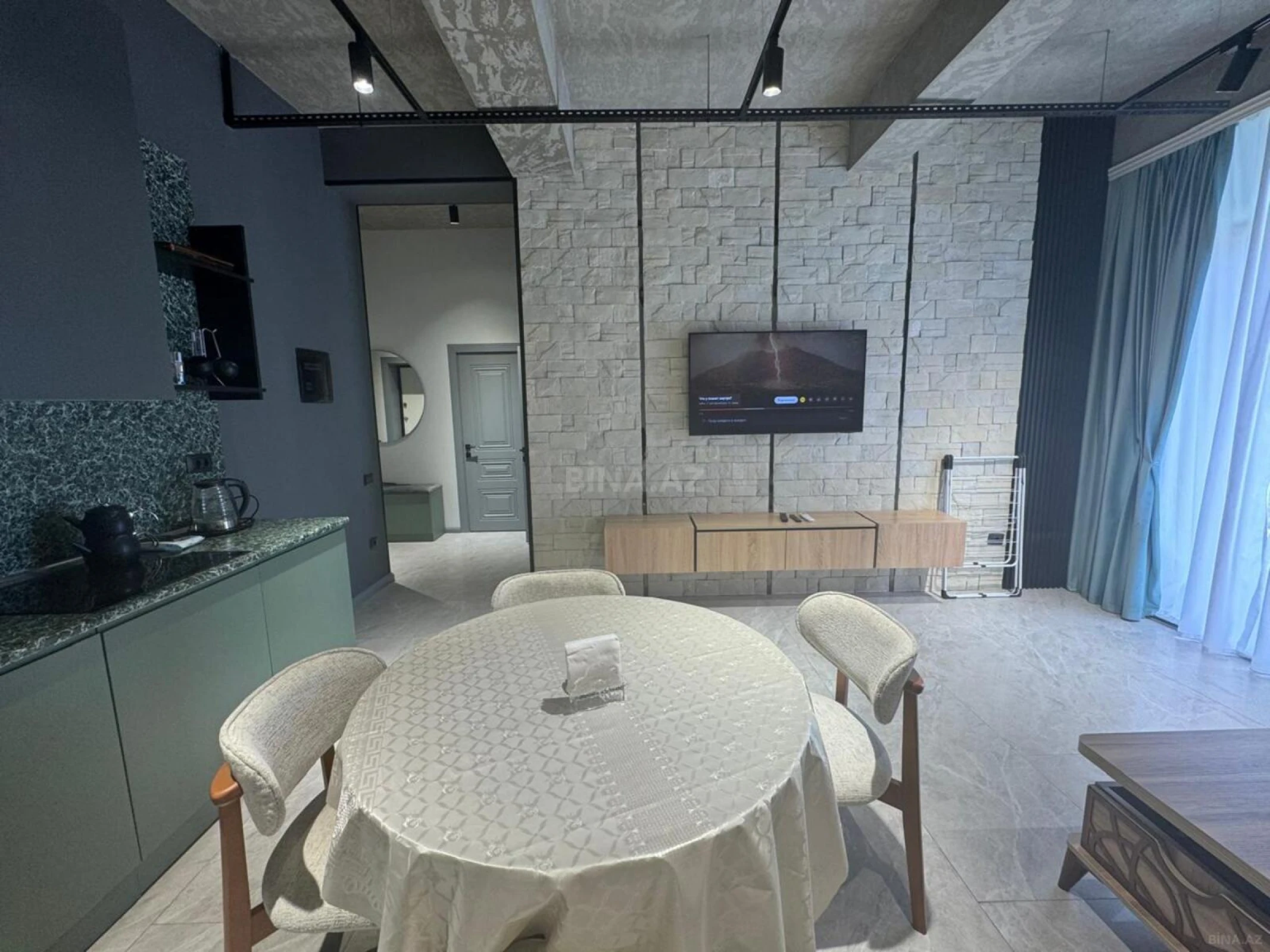 Kirayə verilir 2 otaqlı mənzil 71 m²