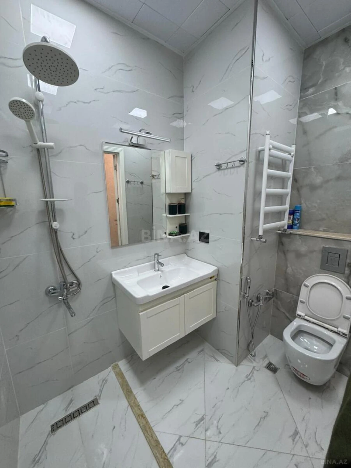 Kirayə verilir 2 otaqlı mənzil 65 m²