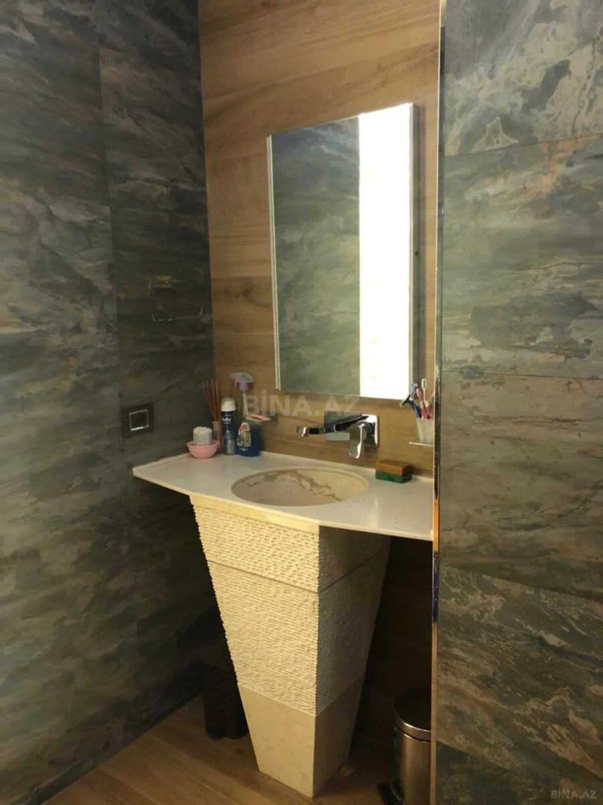 Kirayə verilir 3 otaqlı mənzil 123 m²