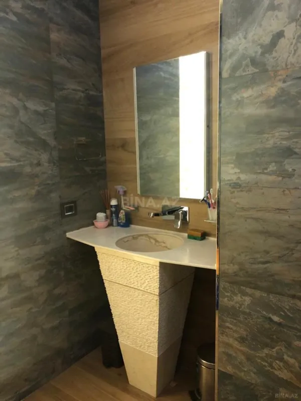 Kirayə verilir 3 otaqlı mənzil 123 m²