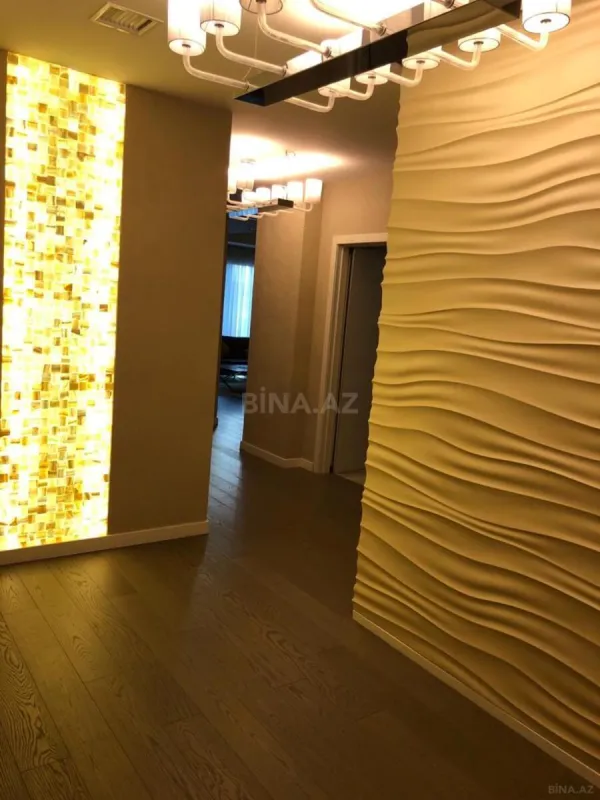 Kirayə verilir 3 otaqlı mənzil 123 m²