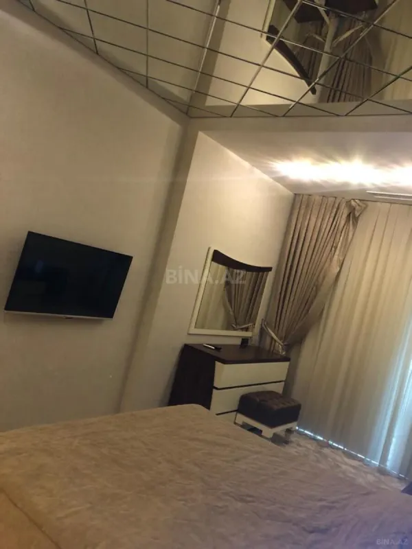 Kirayə verilir 3 otaqlı mənzil 123 m²