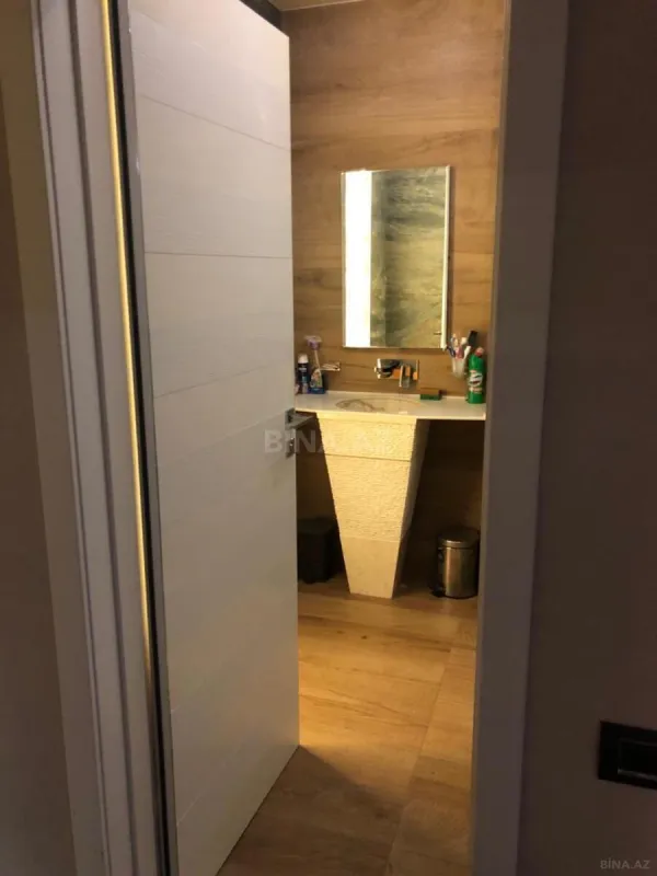 Kirayə verilir 3 otaqlı mənzil 123 m²