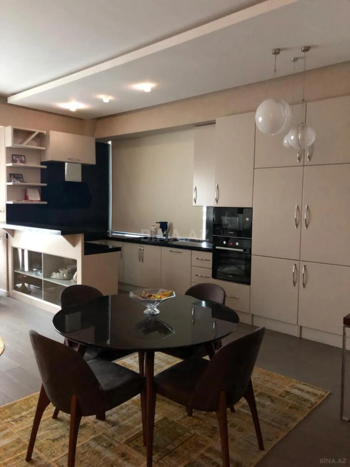 Kirayə verilir 3 otaqlı mənzil 123 m²