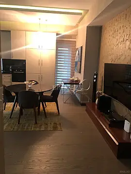 Kirayə verilir 3 otaqlı mənzil 123 m²