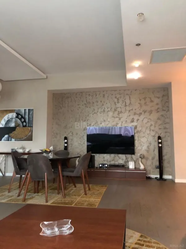 Kirayə verilir 3 otaqlı mənzil 123 m²