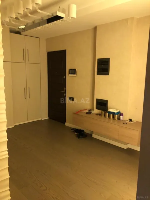 Kirayə verilir 3 otaqlı mənzil 123 m²