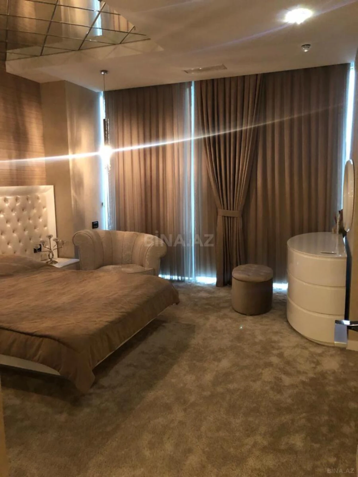 Kirayə verilir 3 otaqlı mənzil 123 m²