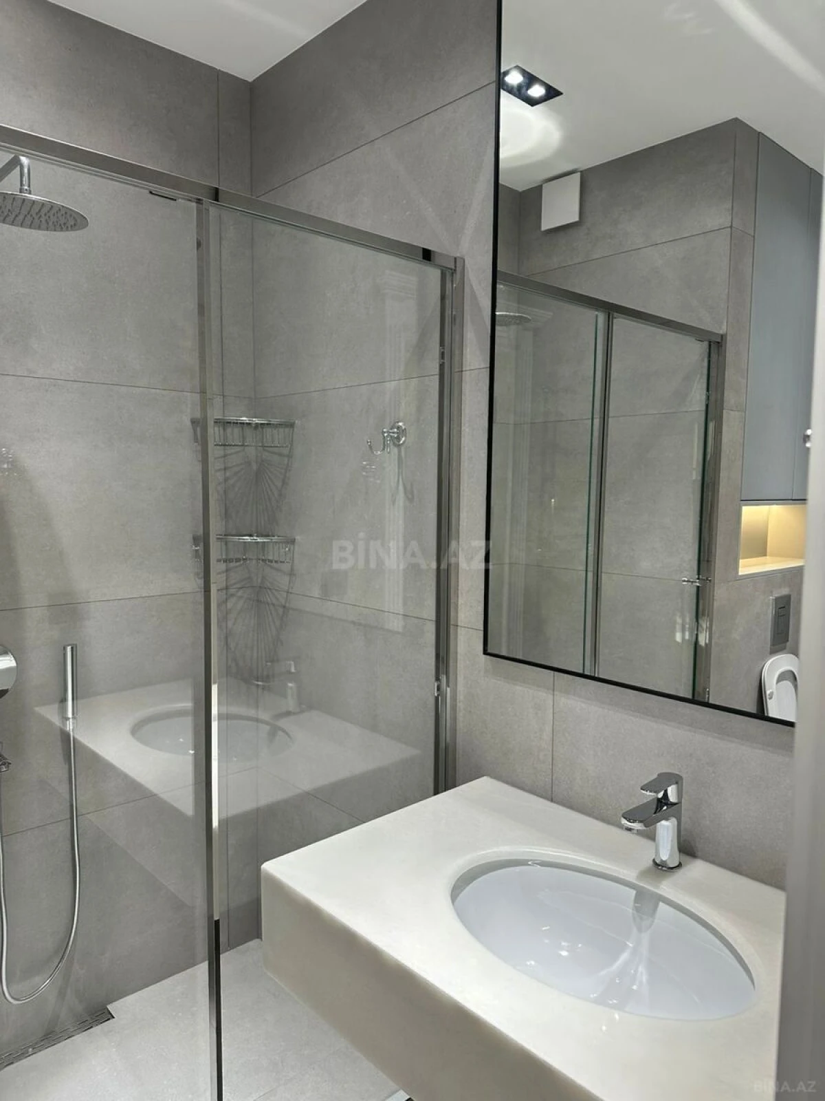 Kirayə verilir 2 otaqlı mənzil 70 m²