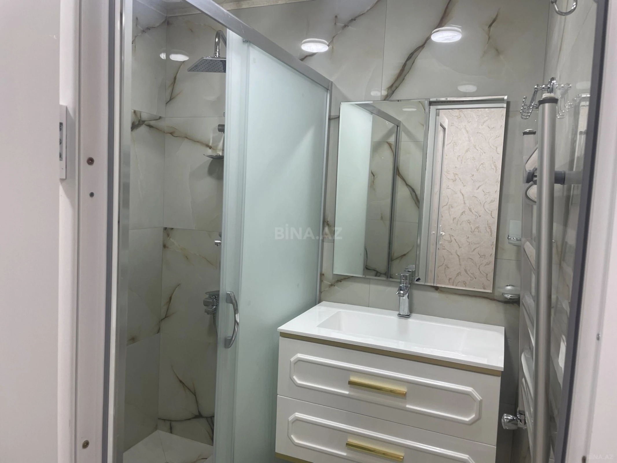 Kirayə verilir 3 otaqlı mənzil 90 m²