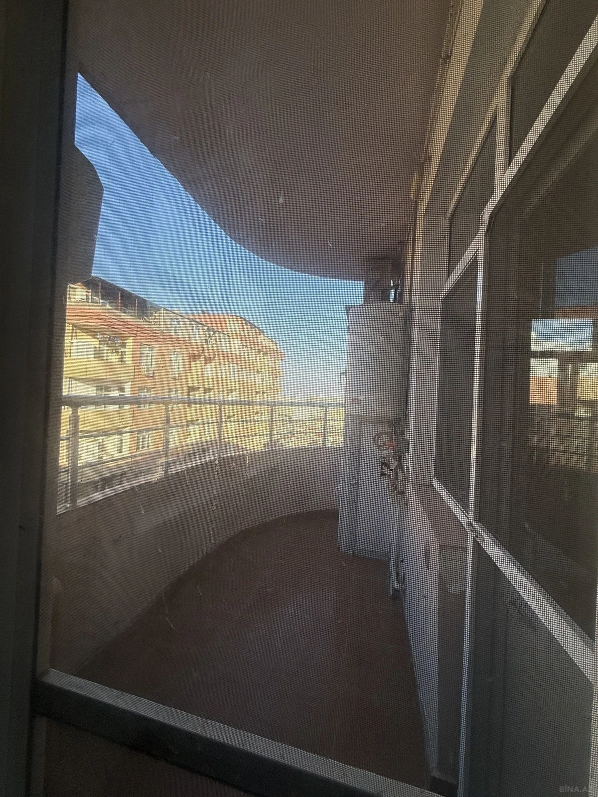 Satılır 3 otaqlı mənzil 116 m²