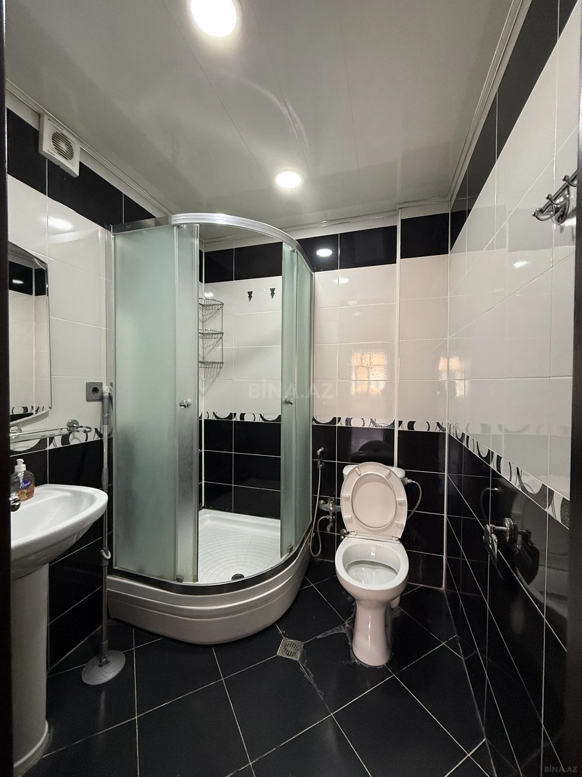 Satılır 3 otaqlı mənzil 116 m²