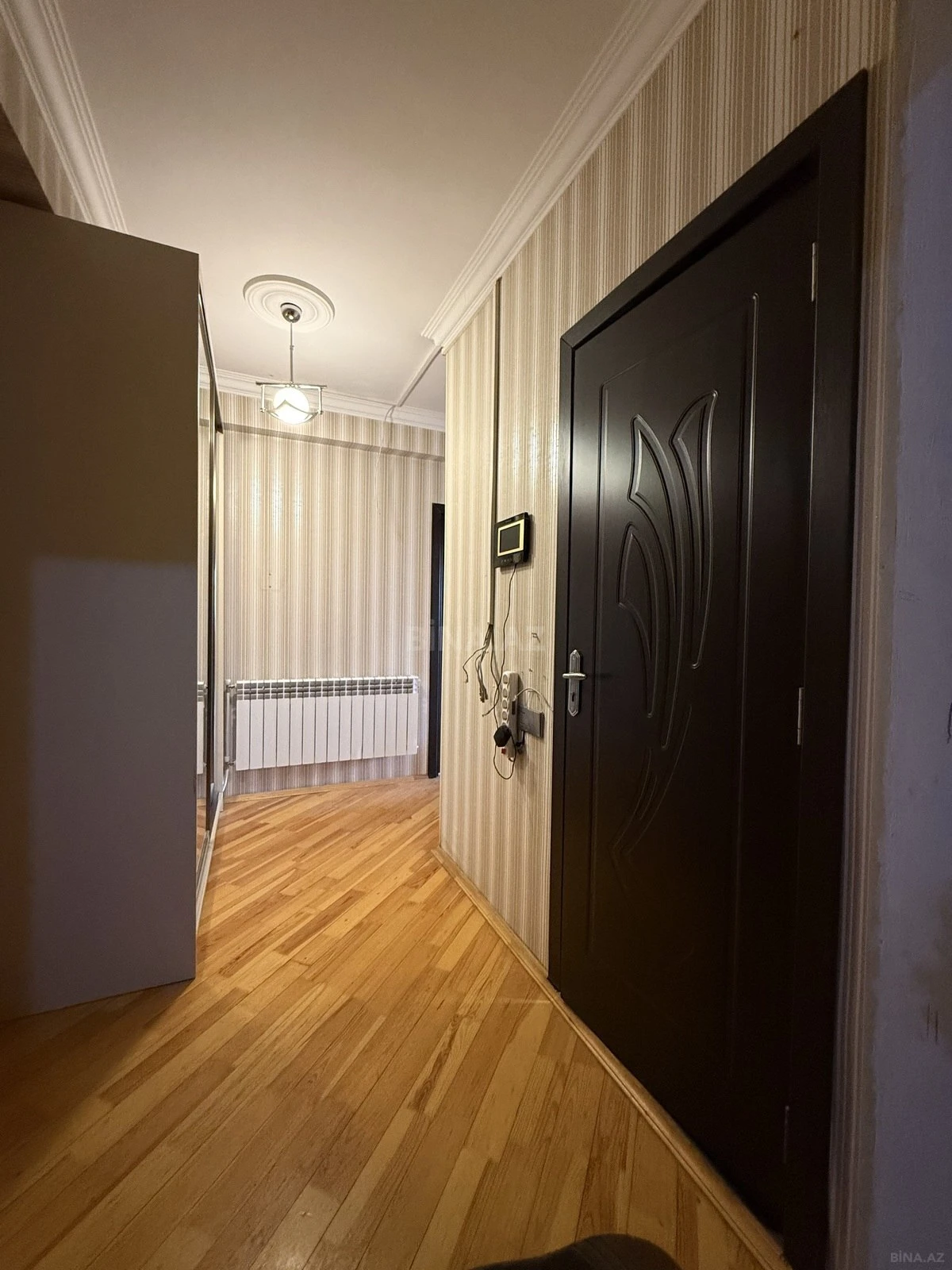 Satılır 3 otaqlı mənzil 116 m²
