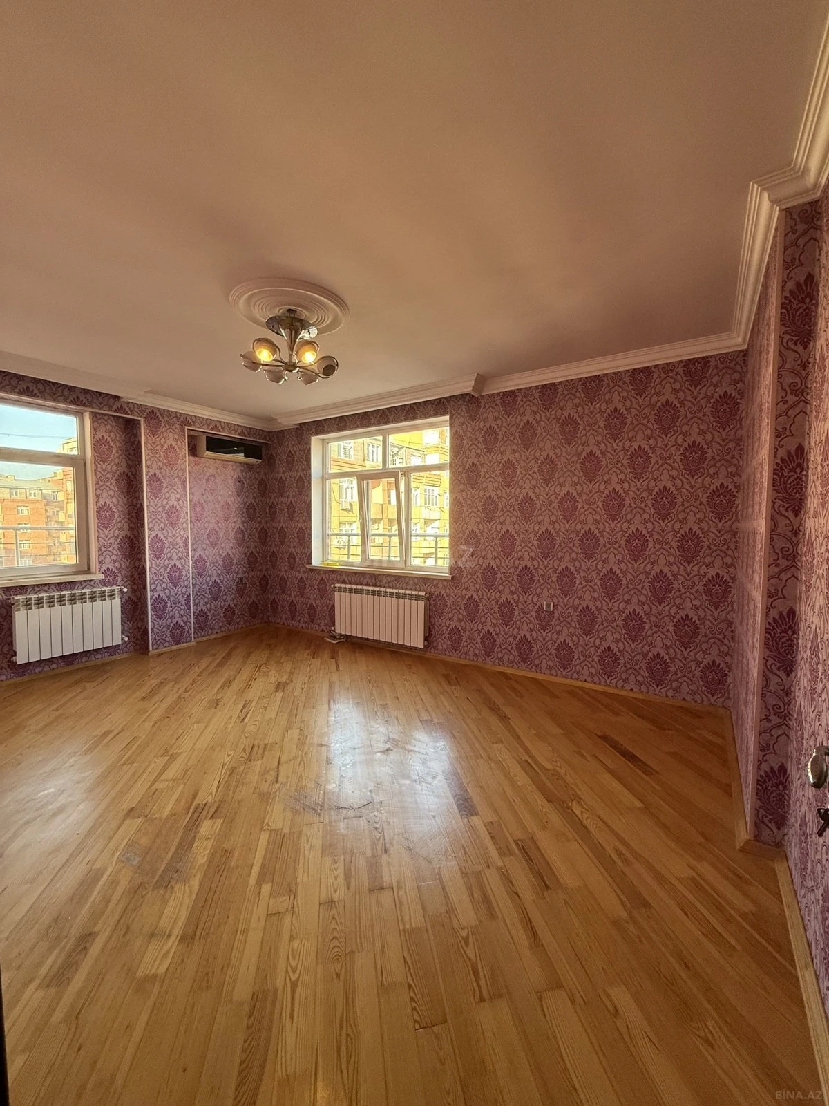 Satılır 3 otaqlı mənzil 116 m²