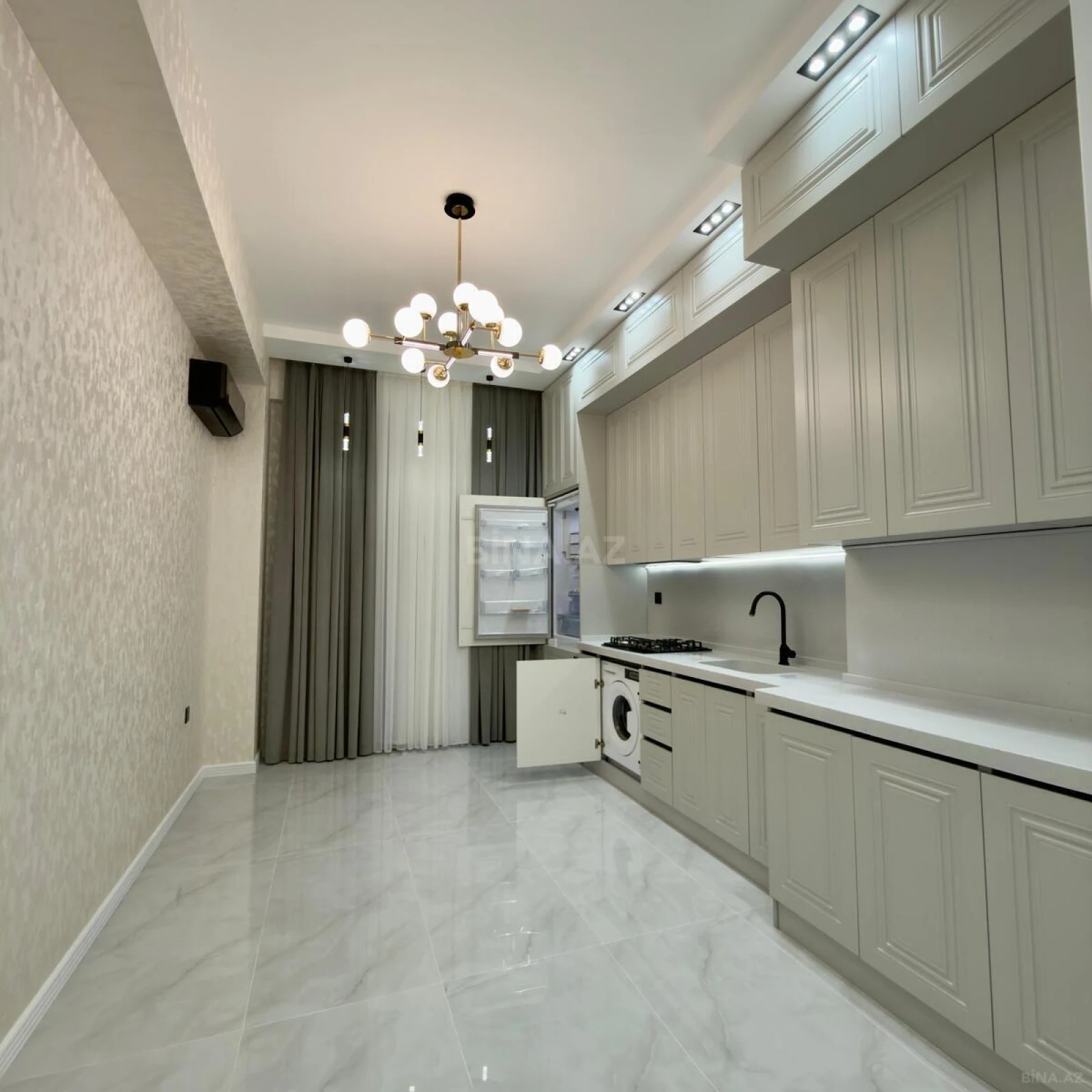 Satılır 3 otaqlı mənzil 99 m²
