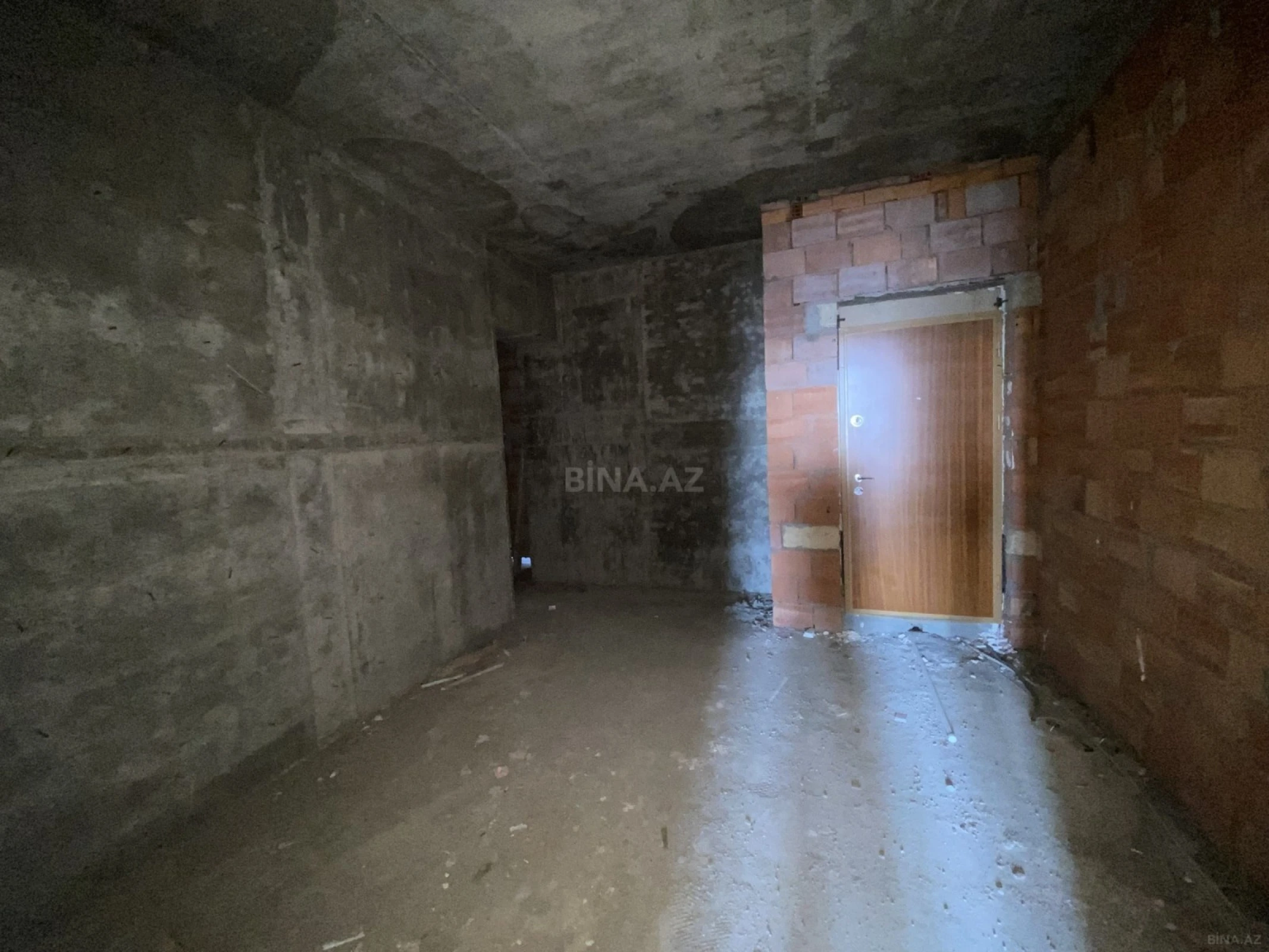 Satılır 4 otaqlı mənzil 202 m²