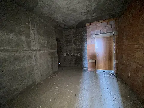 Satılır 4 otaqlı mənzil 202 m²