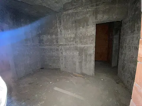 Satılır 4 otaqlı mənzil 202 m²