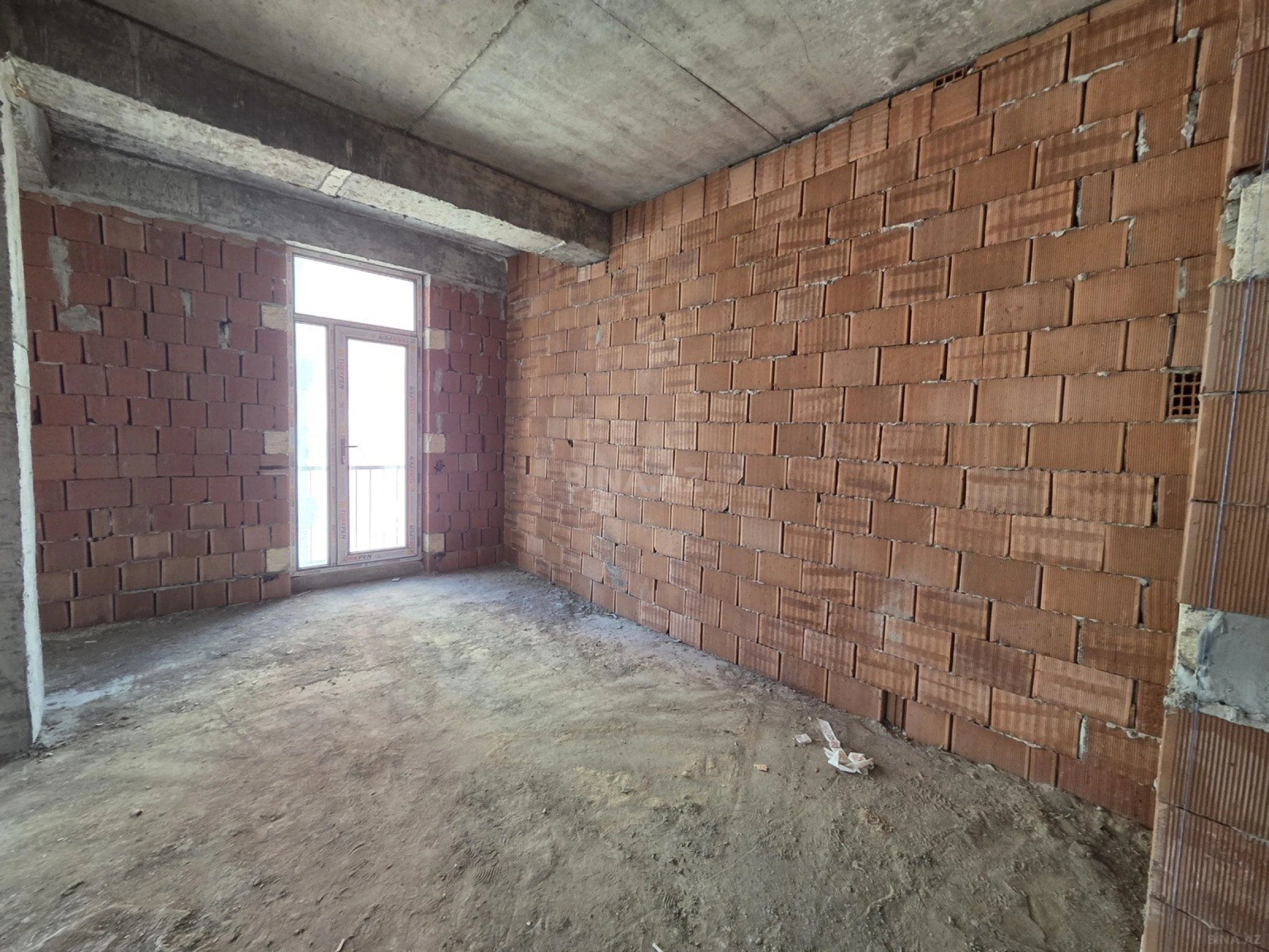 Satılır 2 otaqlı mənzil 86 m²