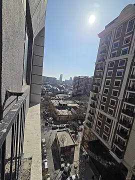 Satılır 2 otaqlı mənzil 86 m²