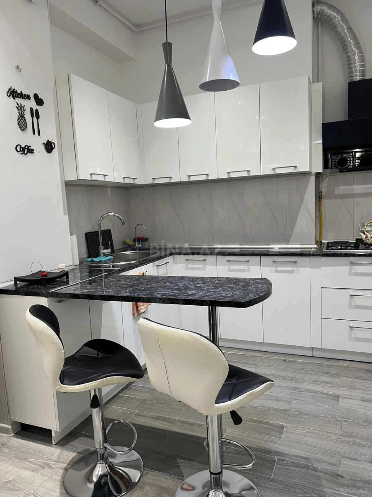 Kirayə verilir 2 otaqlı mənzil 80 m²