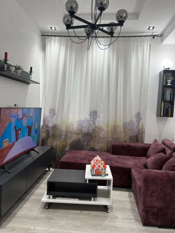 Kirayə verilir 2 otaqlı mənzil 80 m²