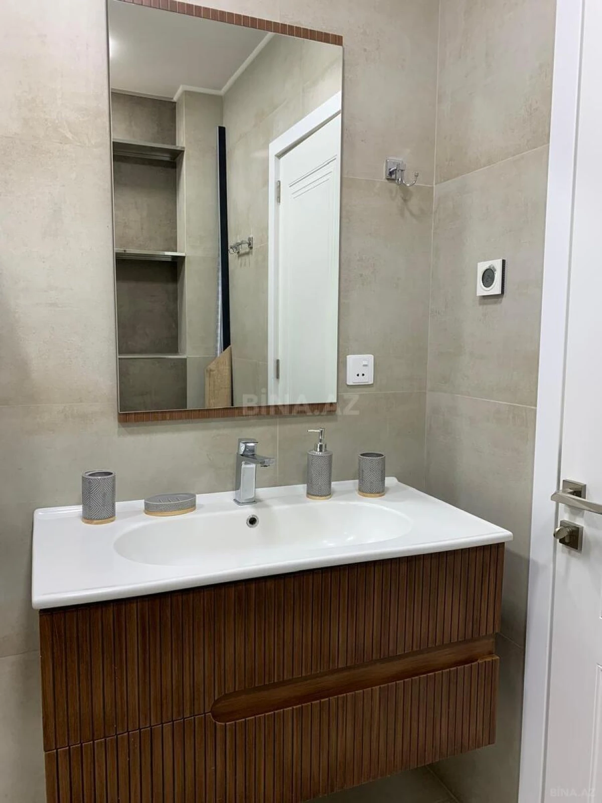 Kirayə verilir 3 otaqlı mənzil 135 m²
